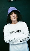 にゃんこスターを起用した「WOOFER ロングスリーブTシャツ」の販促ビジュアル。