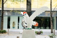 「丸の内ストリートギャラリー」の展示の一部。