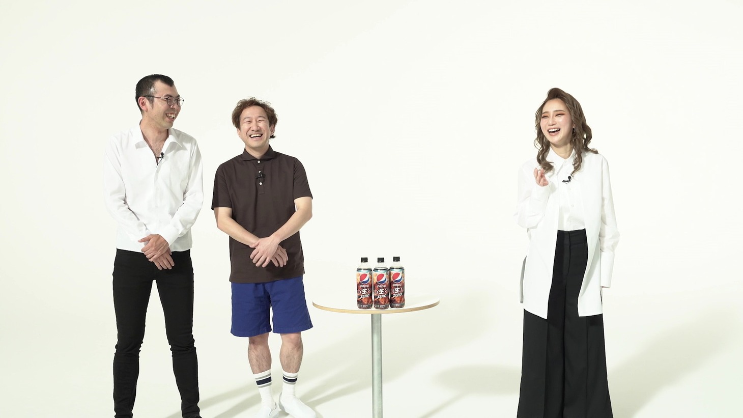 左からジョイマン、ファーストサマーウイカ。