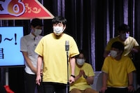 ロバート山本による「もうムリ～！斉唱」の様子。「何～？」と「なんだ～？」でアイドリング。