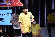 東京ダイナマイト松田による「ナイスひょっこり斉唱」。