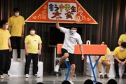 「WOW WAR TONIGHT ～時には起こせよムーヴメント～」のような動きを取り入れて鞍馬演技を披露するもう中学生。