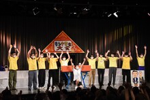 万歳三唱で締めくくられた「第1回もう中学生大会6」。