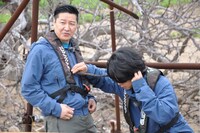 即興コントを繰り広げるチョコレートプラネット長田＆マヂカルラブリー・野田クリスタル。