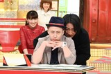 顔はモリタク！、声はGたかしの二人羽織モノマネを中居正広本人の前で披露するワンシーン。(c)TBS