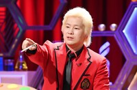 メイプル超合金カズレーザー (c)日本テレビ