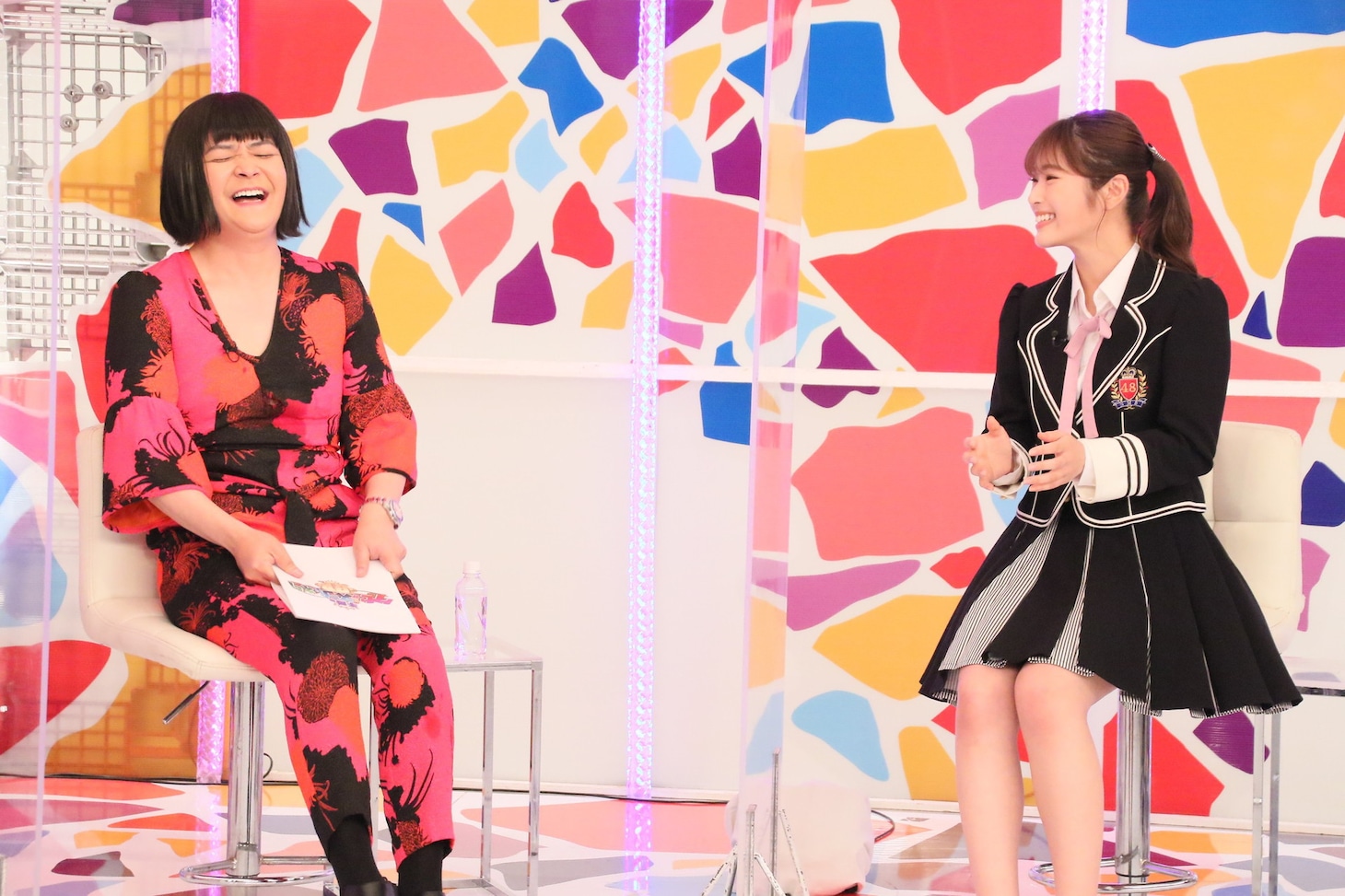 千鳥ノブと渋谷凪咲。(c)フジテレビ