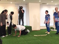 「キングオブモルックのモルック大作戦!!」のワンシーン。