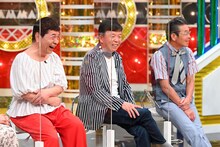 明石家さんまの誕生日を祝う「明石家電視台」メンバー。