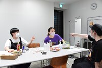 ザ・ギース高佐さんとの距離を縮めるため「クニさん」呼びに挑戦することになったターリーターキー玉さん（中央）。