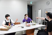 ザ・ギース高佐さんとの距離を縮めるため「クニさん」呼びに挑戦することになったターリーターキー玉さん（中央）。