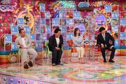（左から）千鳥、白石麻衣、蛍原徹。(c)テレビ朝日