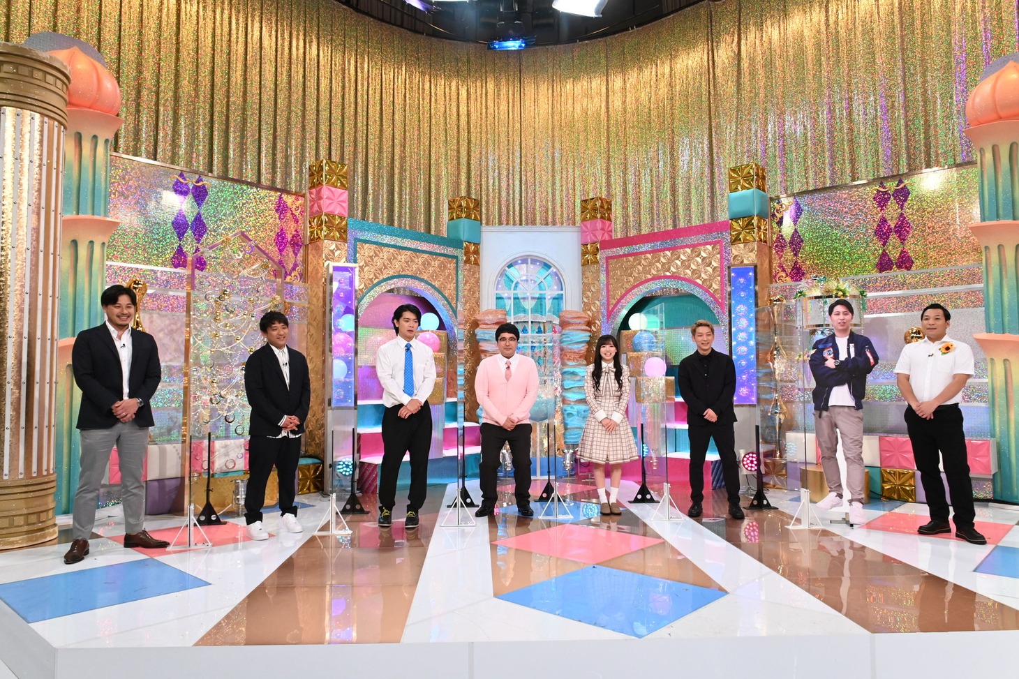 （左から）アルコ＆ピース、マヂカルラブリー、齊藤京子、ニューヨーク嶋佐、ニューヨーク屋敷のパネル、インディアンス田渕。(c)テレビ朝日