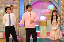 マヂカルラブリーと齊藤京子（右）。(c)テレビ朝日