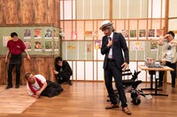 「関西コント保安協会」で披露されるコントのワンシーン。