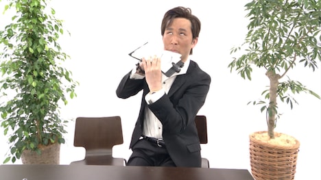 シソンヌじろうの「一見、悪徳に見える男」シリーズ。