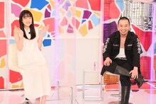 高橋ひかる（左）と千鳥・大悟。(c)フジテレビ