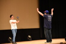 YouTubeチャンネル「オリの晩酌」の撮影を始めるタモンズ。