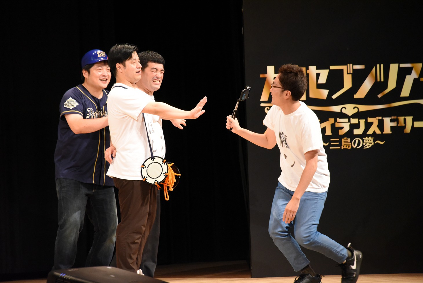 スベった人を容赦なくアップで映そうとするタモンズ大波。