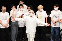 「平場無双」を予告していたやさしいズ・タイ。