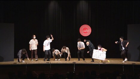 ジェラードンの歌&ダンスは、エンディングでは失敗に終わる。