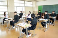 「おかわりコント学園」のワンシーン。(c)読売テレビ