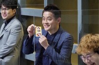 スピードワゴン井戸田（中央）