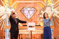 浜田雅功とヒロド歩美アナ（右）。(c)ABCテレビ