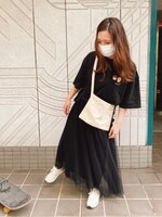 刺繍Tシャツ（ブラック）の着用イメージ。