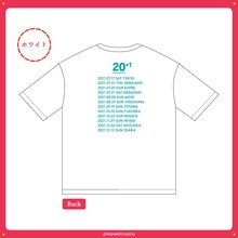 「笑い飯の漫才天国～結成20+1周年記念ツアー」のTシャツ（ホワイト）。