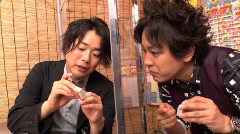 「10万円でできるかな」内の「駄菓子旅」に出演する、ぺこぱ。(c)テレビ朝日