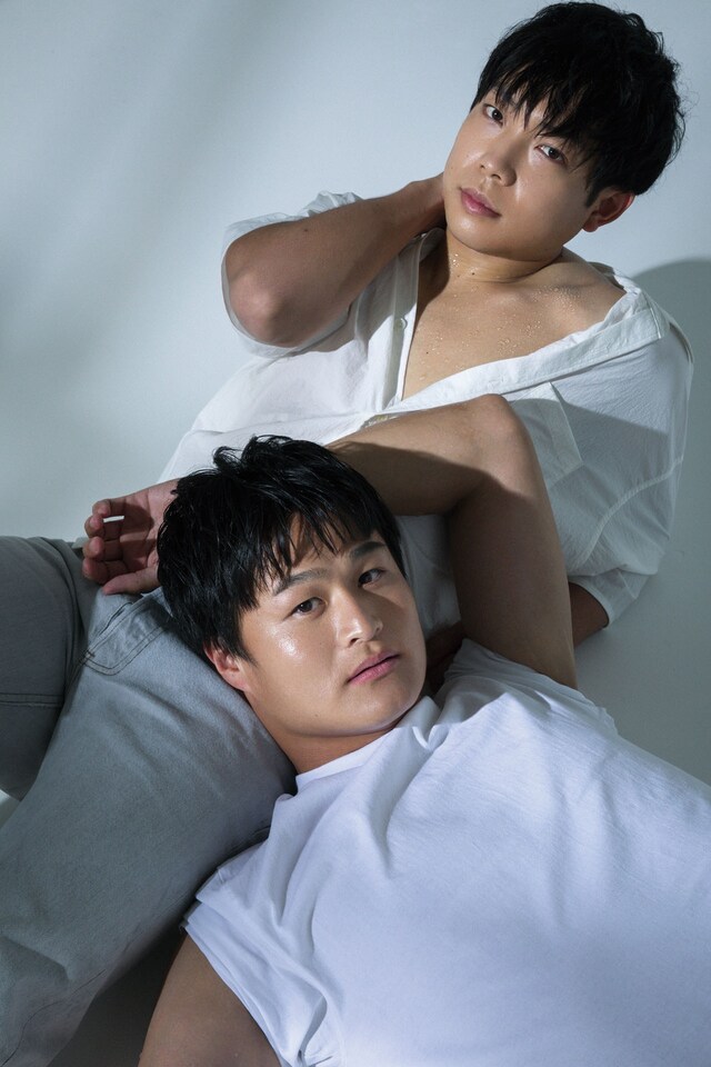 「CanCam」2021年9月号より、ティモンディ。撮影：岡本俊（まきうらオフィス）