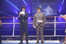 左からパラシュート部隊・矢野ペペ、ゴリけん。