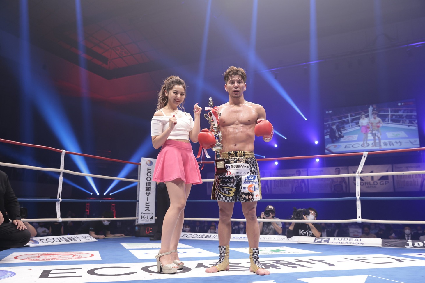 「K-1 WORLD GP 2021 JAPAN ～K-1ライト級タイトルマッチ～」の様子。