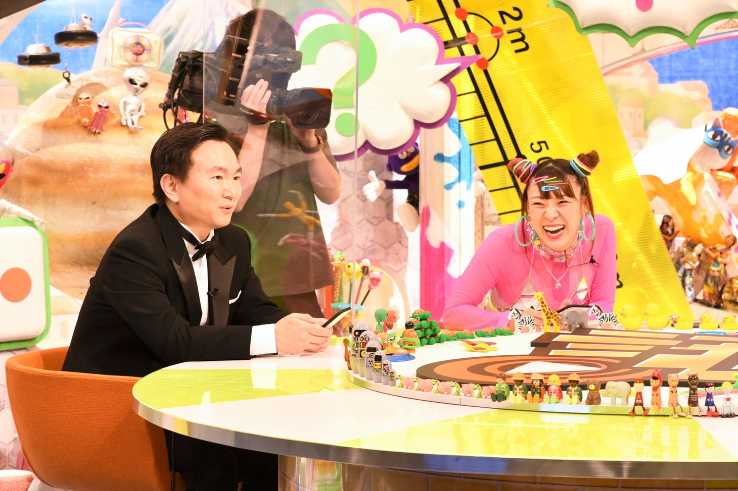 かまいたち山内とフワちゃん。(c)フジテレビ