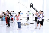 オープニングの様子。(c)関西テレビ