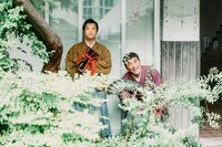 すゑひろがりず。左から南條庄助、三島達矢。