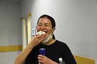 ケータリングのドーナツを狙っていた玉さん。