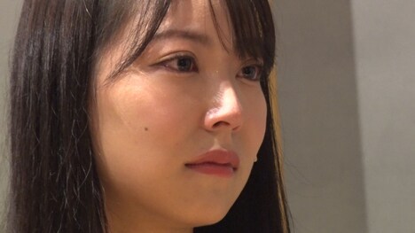 「この世は【ご報告】であふれてる!?」より、父親にとある報告をする白間美瑠。