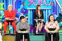 （前列左から）ぼる塾あんり、ぼる塾・田辺、（後列左から）メイプル超合金カズレーザー、渋谷凪咲。(c)TBS