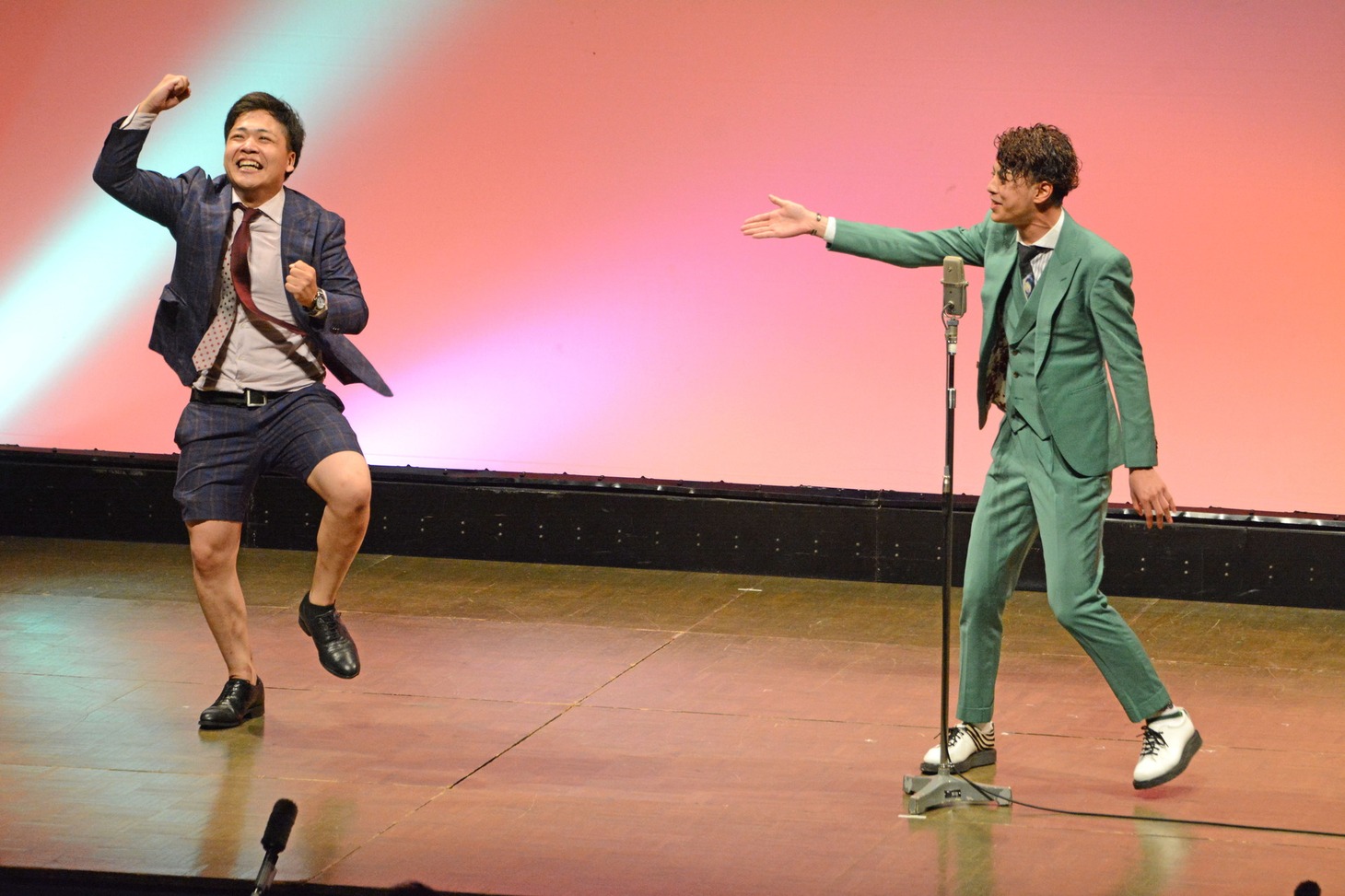 アグレッシブ