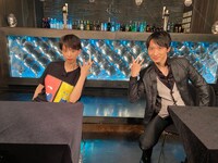 森川葵（左）とペン回しの達人・Kay。(c)中京テレビ