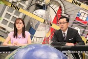 （左から）小澤陽子アナ、アリタ哲平。(c)フジテレビ