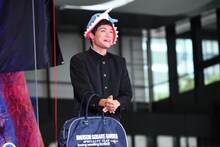 「R15+指定作品」ということのアピールのため、学ランを着用してきたというもう中学生。