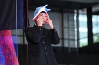 「涙が出ているが笑っている」状態を表現するもう中学生。