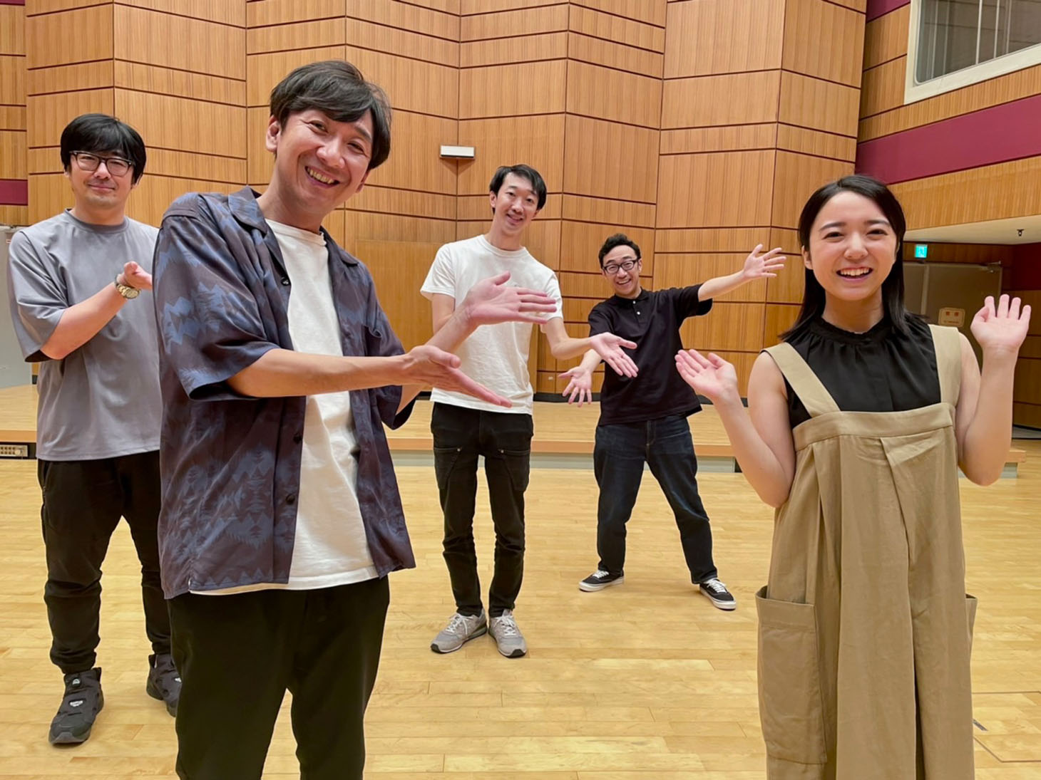 東京03と、収録パートゲストの上白石萌音（右端）、飛び入り参加したラバーガール大水（左から3人目）。