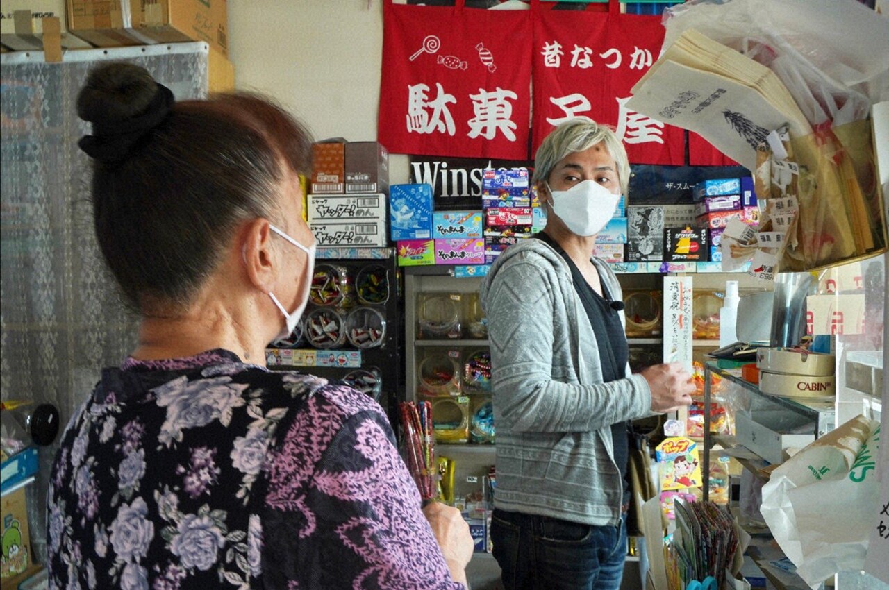 ヒロシ、駄菓子屋の店主から“巨額のお金”をプレゼントされそうになる