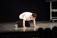 苦悩するインポッシブルえいじ。