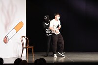 連れ去られるインポッシブルえいじ。