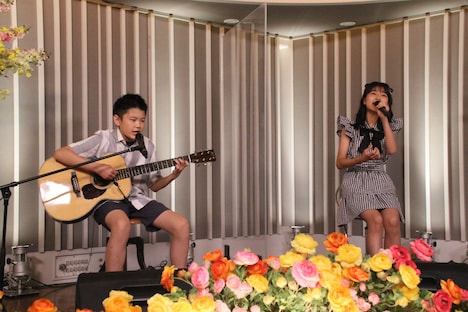 大村晴空と加藤礼愛。(c)フジテレビ